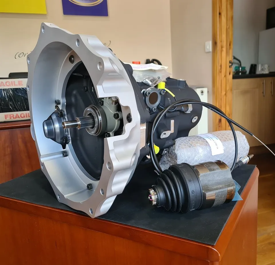 SADEV ST82-14 Gearbox with oil pump - NEW